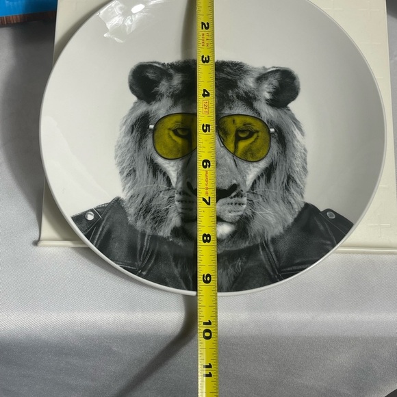 Wild Dining Larry Lion Plate NIB Unique Gift Fun Dining Kitchen Humor Collection - Picture 12 of 13